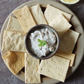 smoked mackere pate crackers 