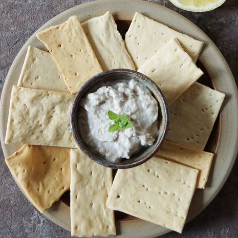 smoked mackere pate crackers
