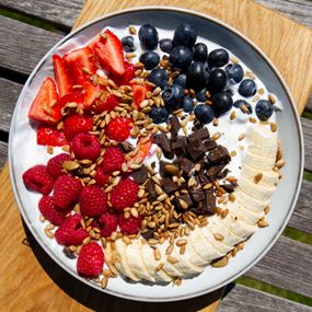 Granola Smoked Seeds Fruit Bowl 