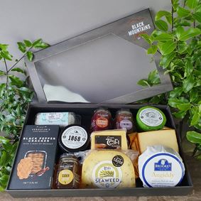 welsh-cheese-gift-box-hamper-