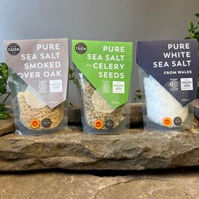 Halen Mon Welsh Flaky Sea Salt in Pure Salt, Oak Smoked Salt, Celery Seed Salt Flavours 100g 