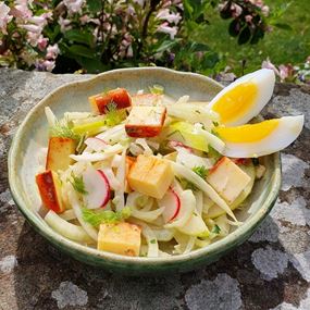 Smoked Cheese Salad 