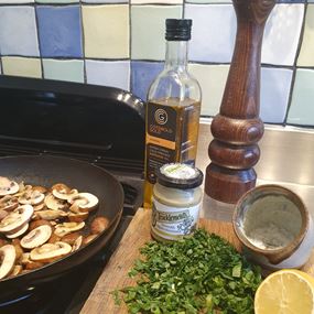 Kitchen shot Rapeseed Oil 