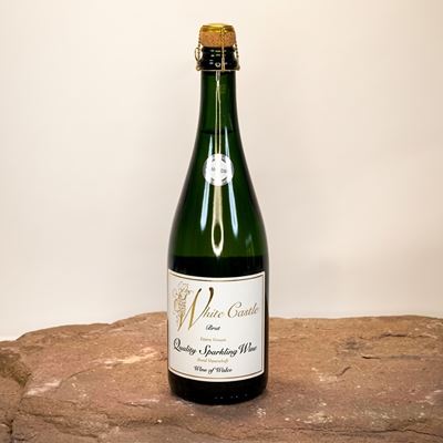 white castle sparkling white wine